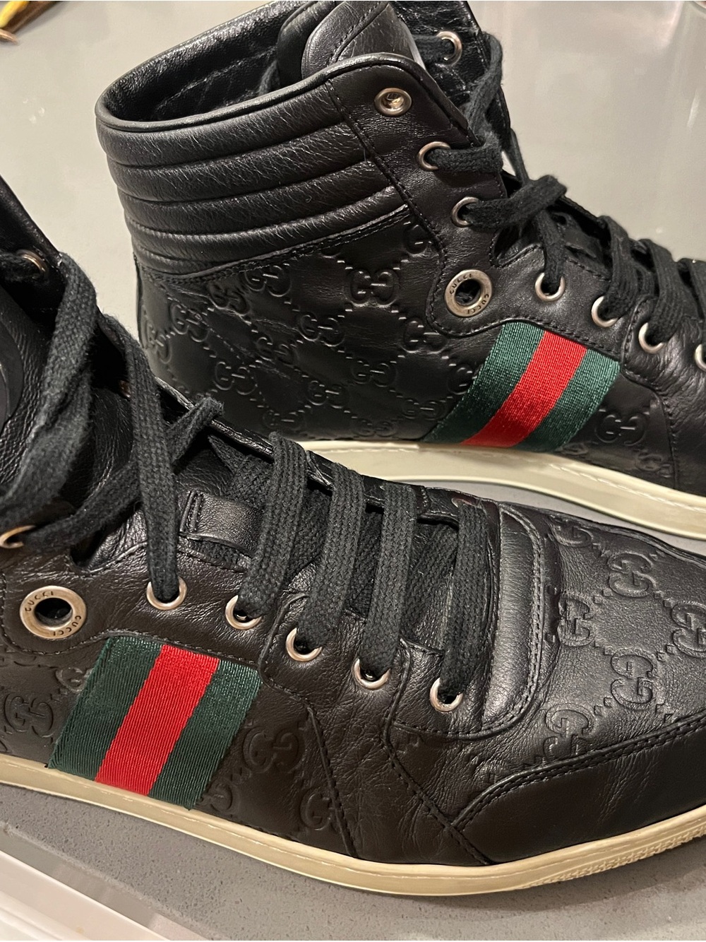 Gucci Black Leather High-Top Sneakers with Green-Red Web Stripe Mens Sz 11 - Picture 2 of 5
